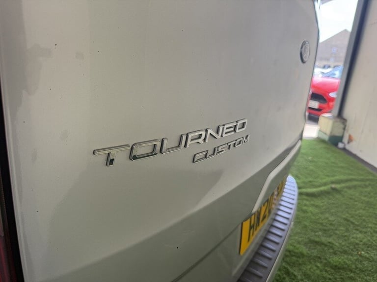 2020 Ford Tourneo Custom 2.0 320 EcoBlue Titanium Minibus Double Cab 5dr Diesel Auto L2 Euro 6 (s...