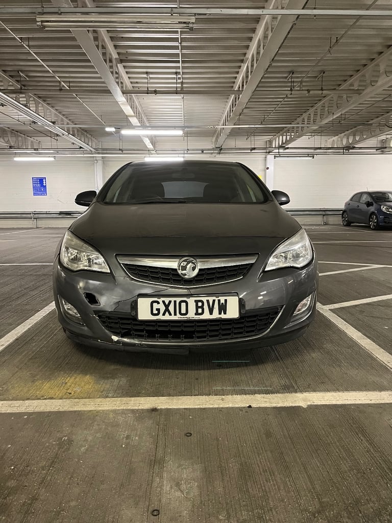Cheap Vauxhall, ASTRA, Hatchback, 2010, Manual, 1598 (cc),5 doors for sale in Chingford, Greater London