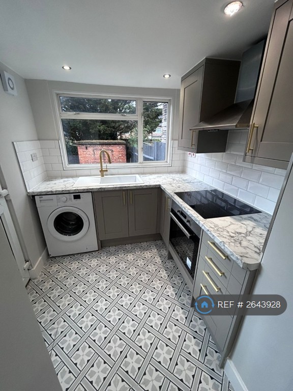 3 bedroom house in Grange Park Road, Thornton Heath, CR7 (3 bed) (#2643928)