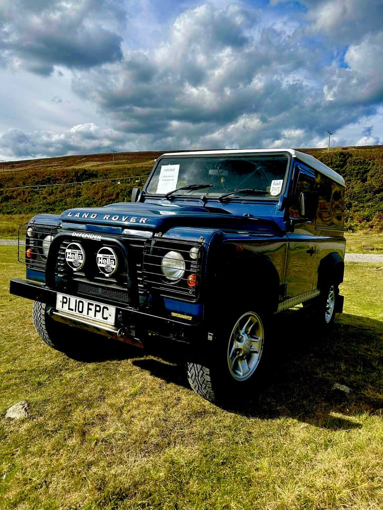 Land Rover, DEFENDER, Panel Van, 2010, Manual, 2401 (cc)