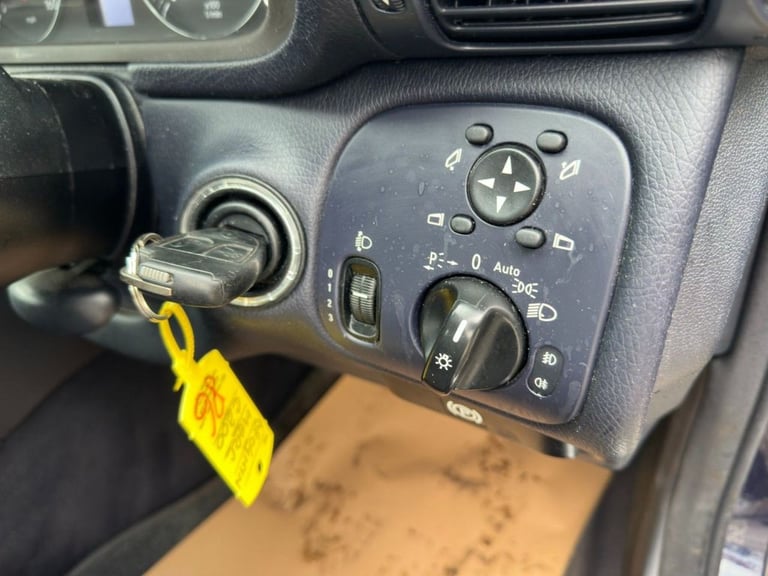 2004 04 MERCEDES-BENZ C-CLASS 2.1 C200 CDI AVANTGARDE SE SALOON 4DR DIESEL AUTOM