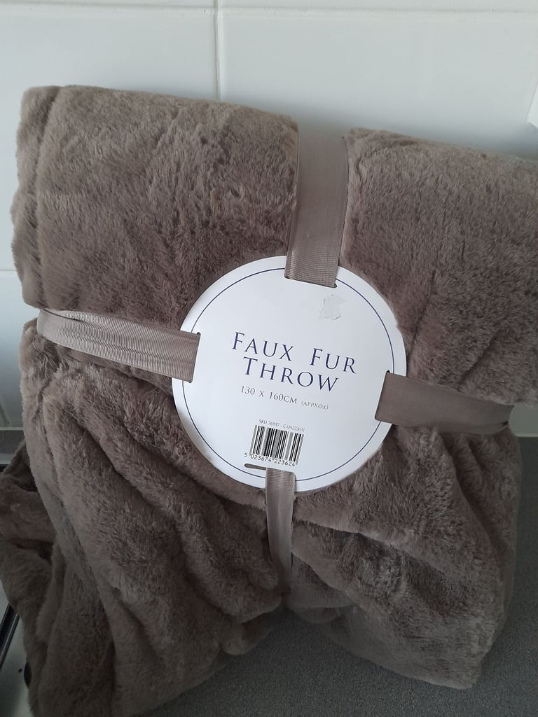 Throw blanket faux fur lovely quality. NOW ONLY £10