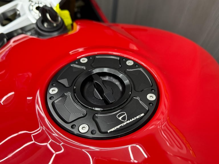 2015 15 Ducati Panigale 1299 S 1299 ABS - ++EXTRAS  **DESMO SERVICE DONE** 
