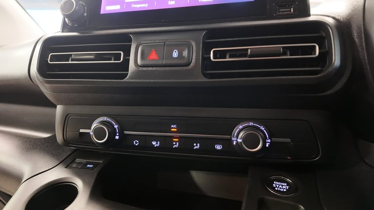 2020 Vauxhall Combo Life 1.2 Turbo 130 Energy 5dr AUTO PETROL 33000 MILES MPV Petrol Automatic