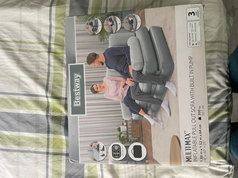 INFLATABLE PULL OUT SOFA WITH BUILT IN PUMP 