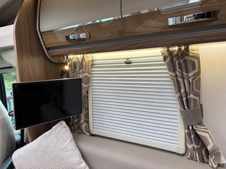 SWIFT BESSACARR HI-STYLE 599 MOTORHOME Alde, Auto Satellite, Tower Fridge, 