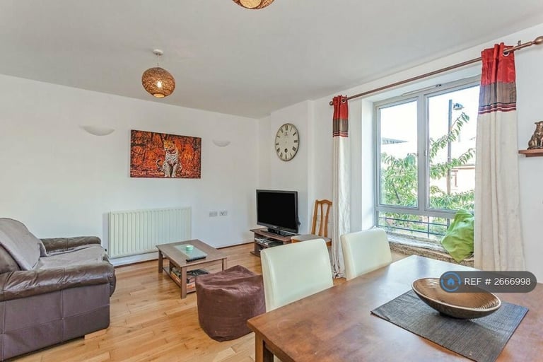2 bedroom flat in Trim Street, London, SE14 (2 bed) (#2666998)