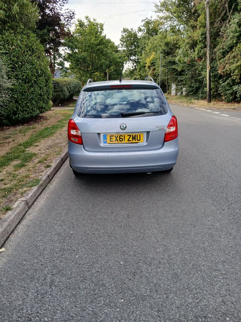 2011 skoda fabia estate 20 rd tax 1250