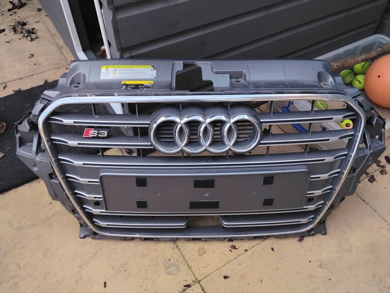 GENUINE AUDI S3 PRE FACELIFT GRILL OEM USED