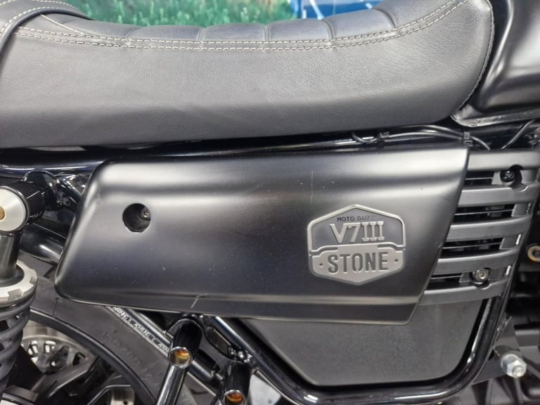 MOTO GUZZI V7 III STONE NIGHT PACK
