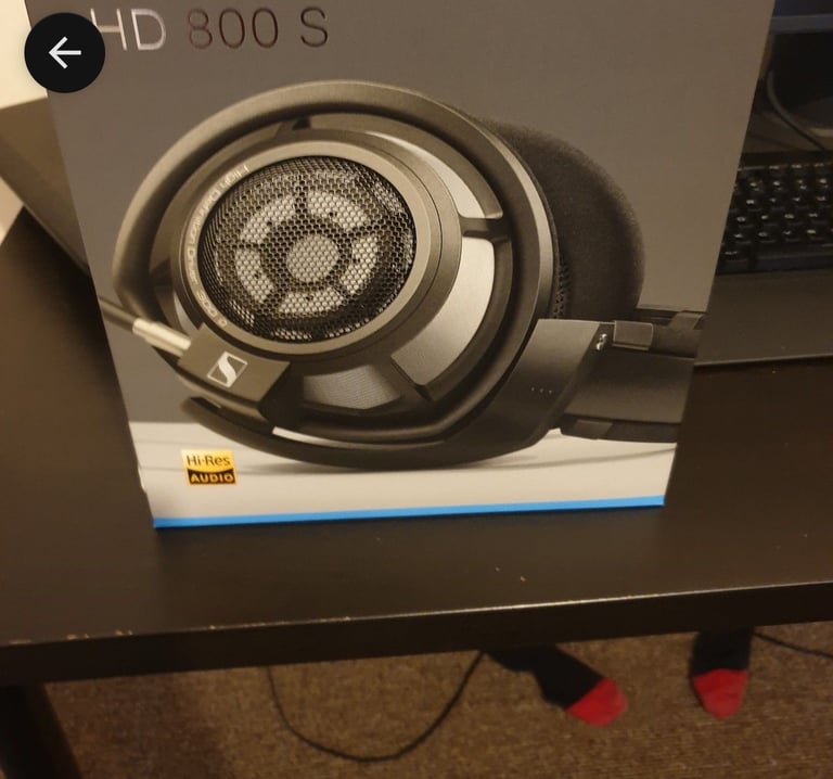 image for Like-new Sennheiser HD800S with original box & cables — pristine condition