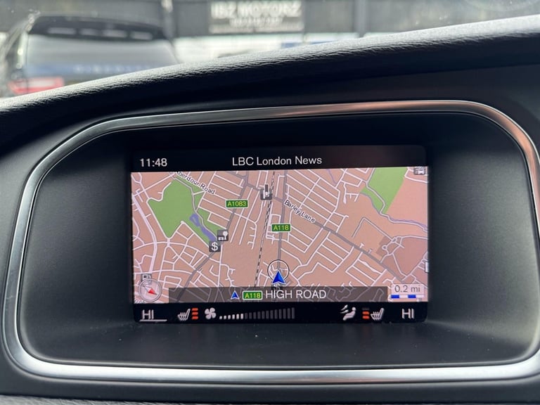 2018 Volvo V40 2.0 D2 Momentum Nav Plus Auto Euro 6 (s/s) 5dr Hatchback Diesel Automatic