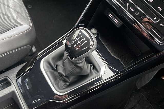 2023 Volkswagen T-Roc 1.5 TSI 2024MY R-Line Hatchback Petrol Manual