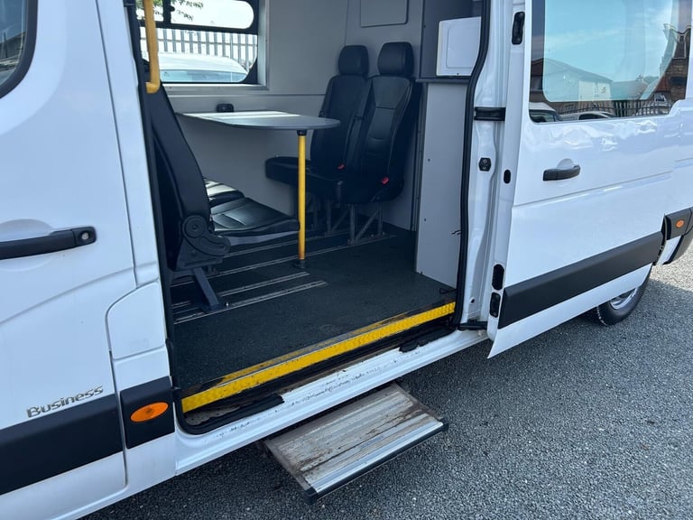 2020 Renault Master LM35dCi 135 Business Medium Roof Van ECODRIVE PANEL VAN Diesel Manual