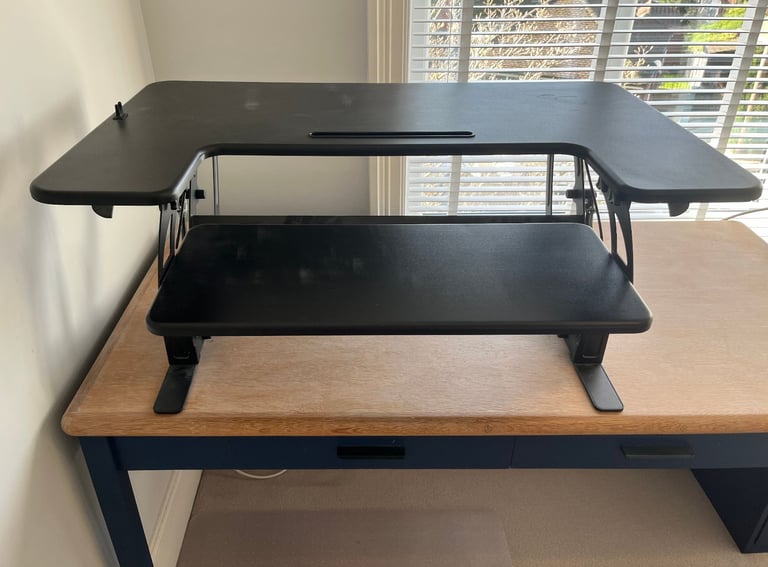 VIVO sit/stand desk converter