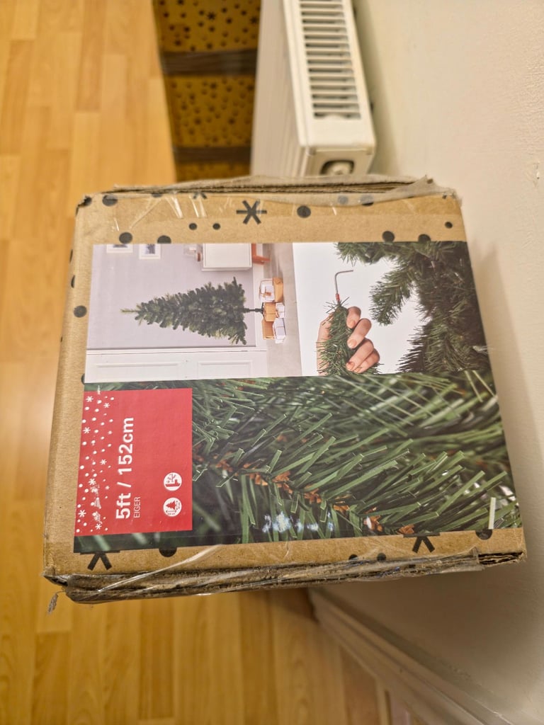 5ft (128cm) B&q Eiger Aritificial Christmas Tree