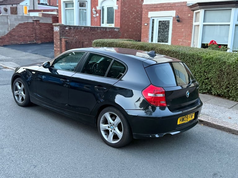 BMW, 1 SERIES, Hatchback, 2010, Manual, 1995 (cc), 5 doors