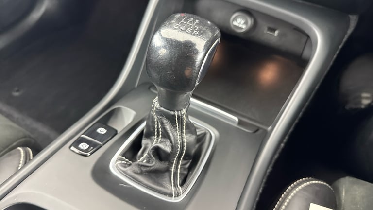 2020 Volvo XC40 T3 R-Design SUV Petrol Manual