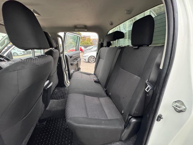 2019 Toyota Hilux Active D/Cab Pick Up 2.4 D-4D PICK UP DIESEL Manual