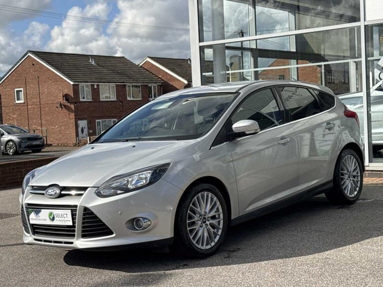 2014 Ford Focus 1.6 125 Zetec Navigator 5dr Powershift HATCHBACK PETROL Automatic