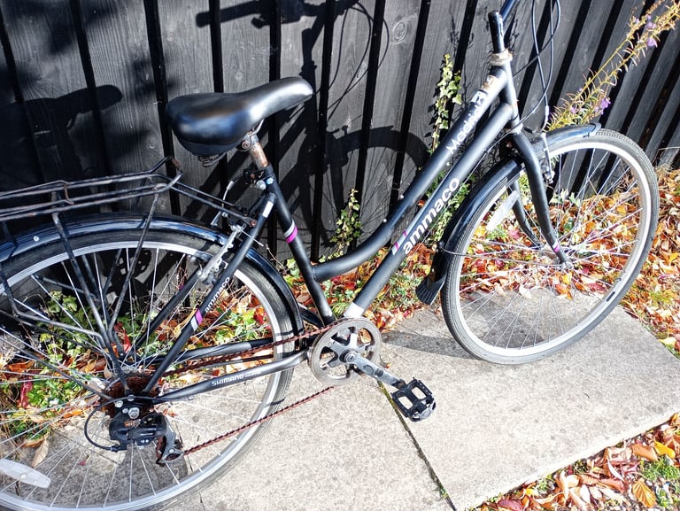 Ladies Ammoco Madrid bike, 7 speed, 18inch frame, in good condition