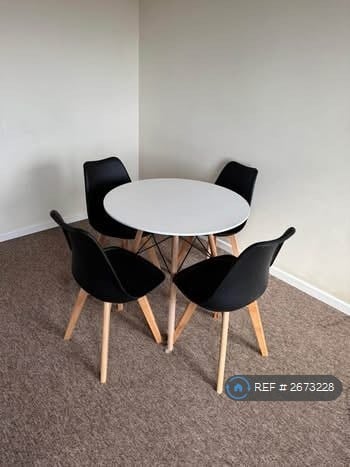 2 bedroom flat in Nelson House, Bristol, BS16 (2 bed) (#2673228)