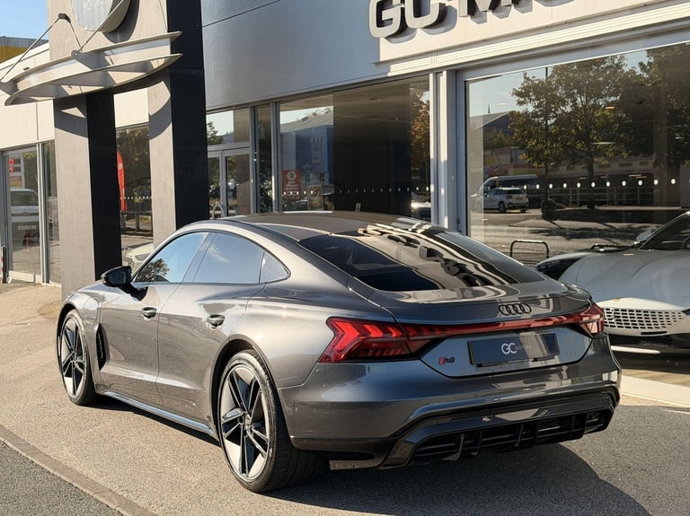 2023 Audi RS e-tron GT 93.4kWh Carbon Vorsprung Saloon 4dr Electric Auto quattro (598 ps) COUPE E...