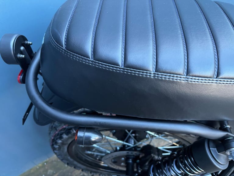 BIKE OF THE WEEK - Bluroc Legend 125cc Scrambler Motorcycle Mutt Bullit 125 