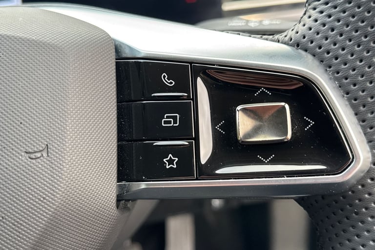 2025 MG MG HS 106287 Hatchback Petrol Automatic