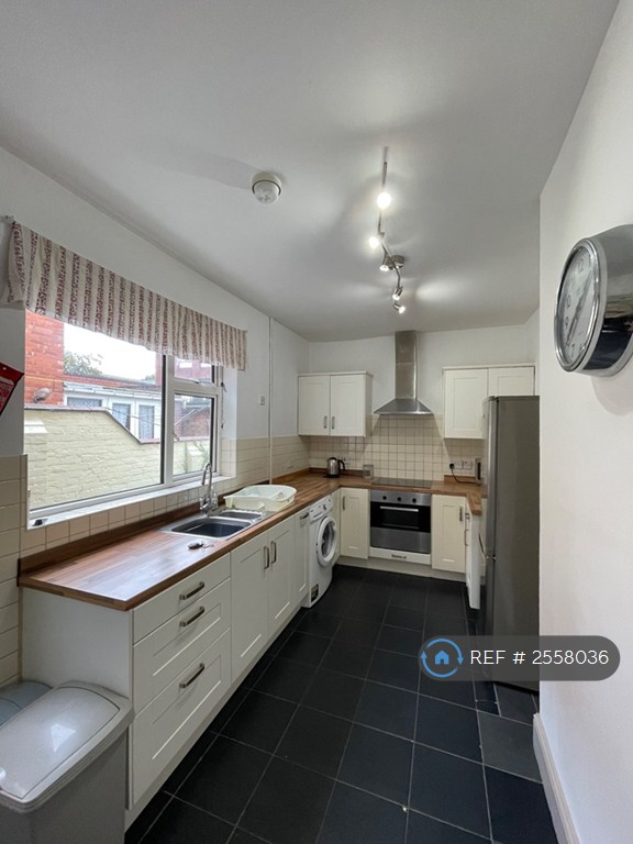 4 bedroom house in Sibthorp Street, Lincoln, LN5 (4 bed) (#2558036)