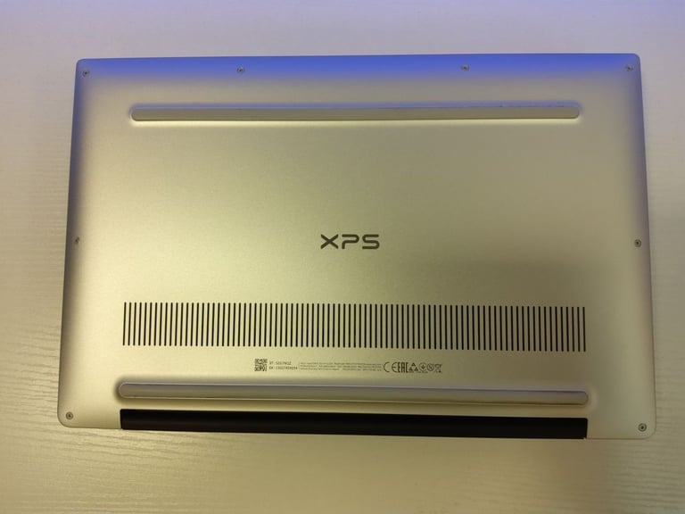 **DELL XPS 13 9380 - INTEL I7 8565U - 1TB SSD 16GB RAM - WINDOWS 11 - NEW BATTERY**