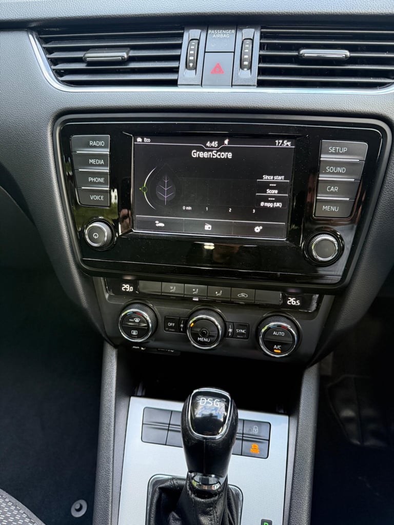 2016 Skoda Octavia 1.6 TDI SE DSG Euro 6 (s/s) 5dr HATCHBACK Diesel Automatic