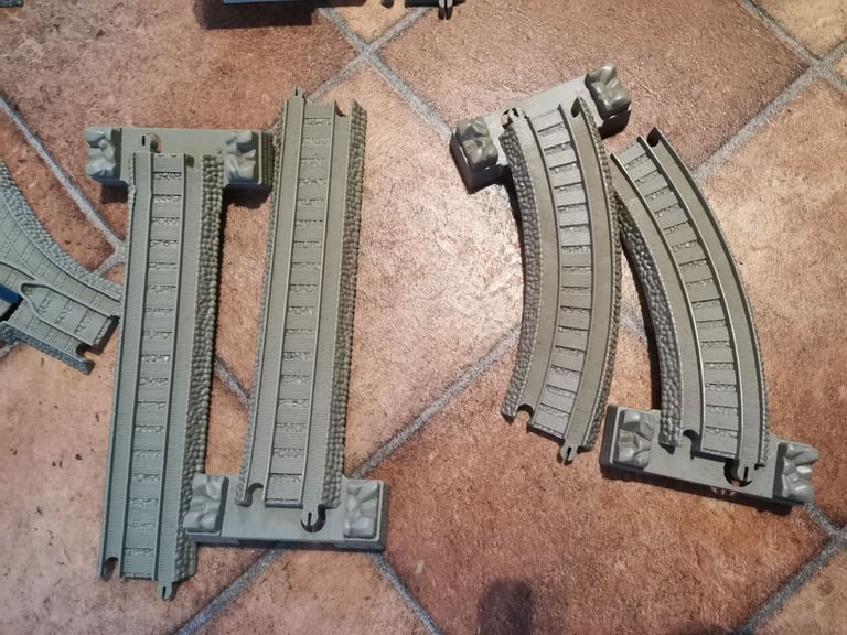 Thomas The Tank Engine and Friends Train Track Bundle over 100 pieces