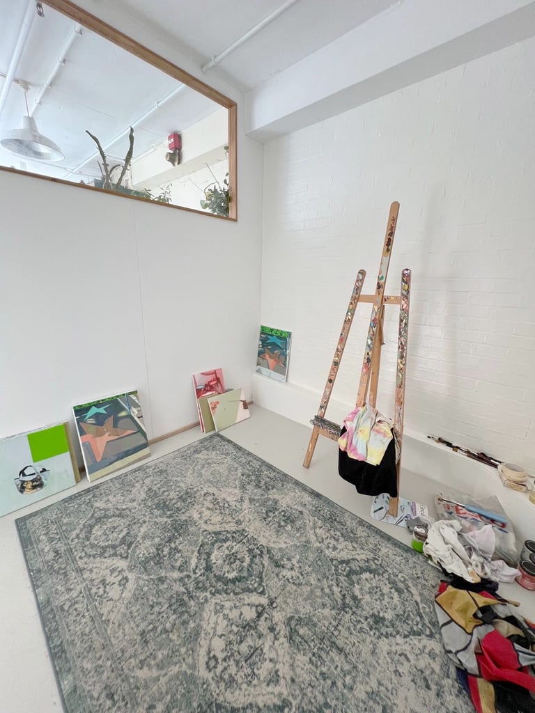 AWESOME EDITING SUITE - CREATIVE PRIVATE SPACE AVAILABLE IN HACKNEY, BROADWAY MARKET