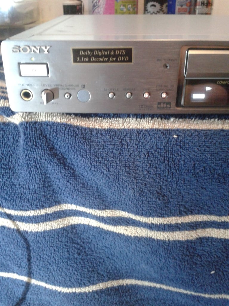 Sony DVPS735D DVD Player and Remote