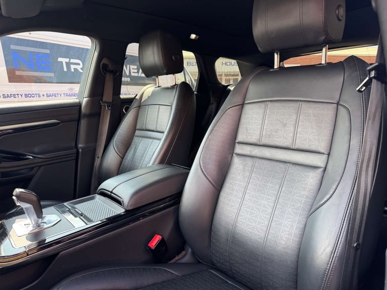 2019 Land Rover Range Rover Evoque 2.0 Range Rover Evoque R-Dynamic HSE D Automatic 4WD 5dr - NAT...