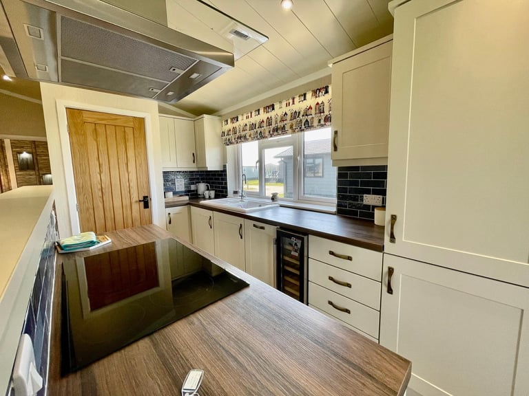 Seaview Luxury Lodge South Coast CALL TOM 0️⃣7️⃣9️⃣7️⃣9️⃣1️⃣2️⃣7️⃣8️⃣5️⃣5️⃣ 