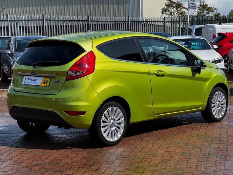 2009 Ford Fiesta 1.6 TDCi Titanium Hatchback 3 Door Squeeze Metallic Diesel Manual (110 g/km Hatc...