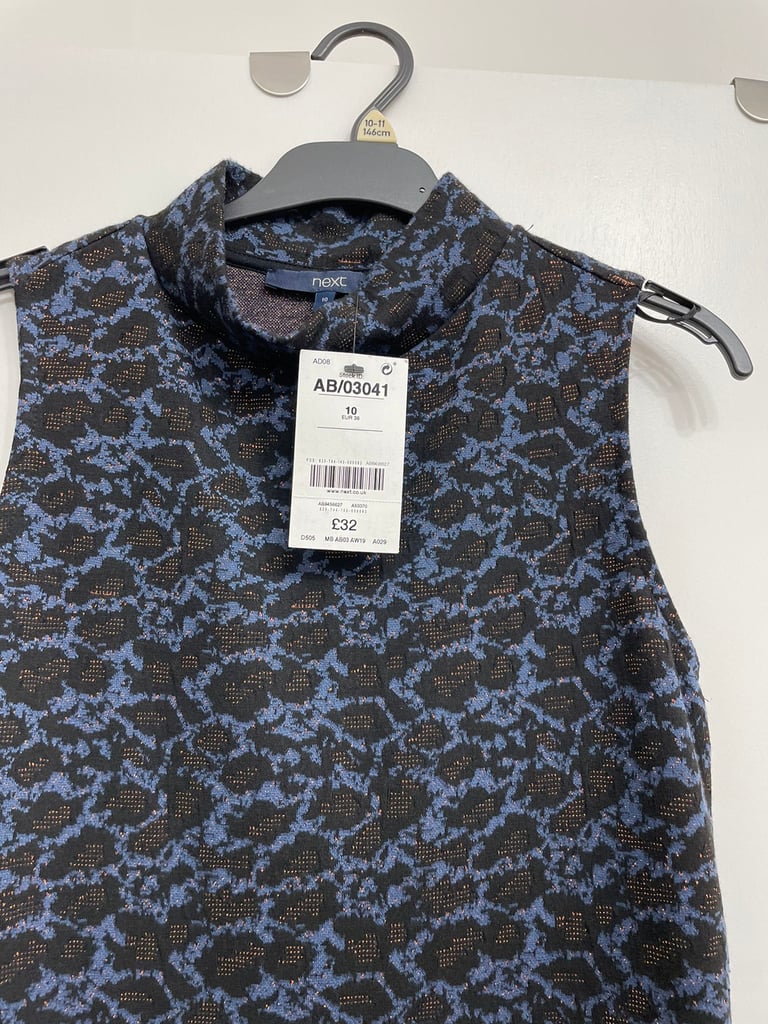 Jacquard turtleneck sleeveless dress for ladies  ( size 10)