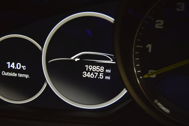 PORSCHE CAYENNE 3.0 V6 E-Hybrid 17.9kWh Platinum Edition 2022