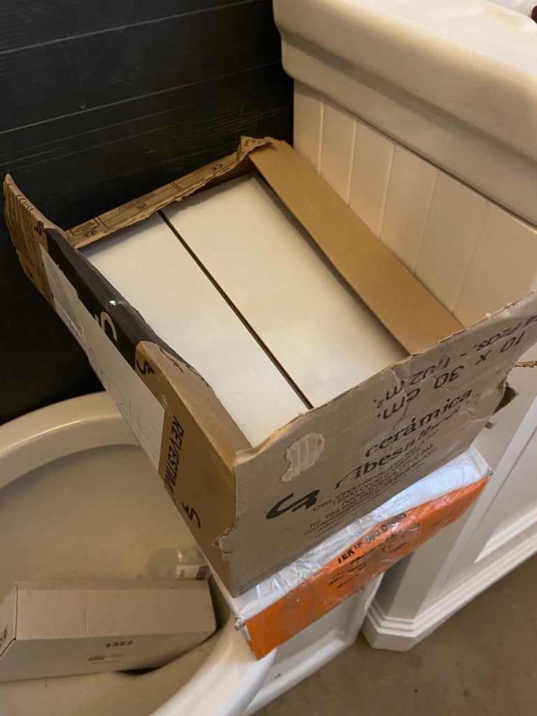 image for Spare Blanc Ceramic White Gloss Metro Tiles 30cm x 10cm