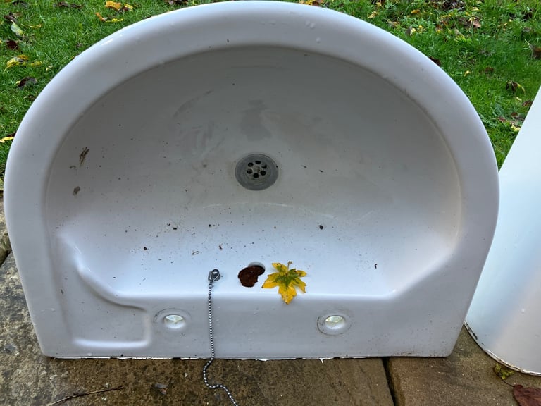 FREE White sink and pedestal