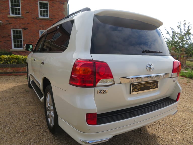 2014 Toyota Landcruiser Amazon ZX 4.6 V8 Petrol 8 Seater 4x4 Petrol Automatic