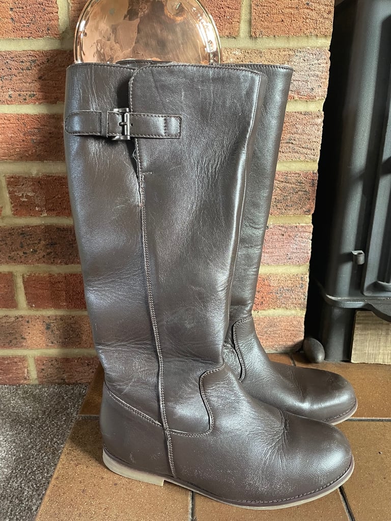 image for  Boots brown 6 