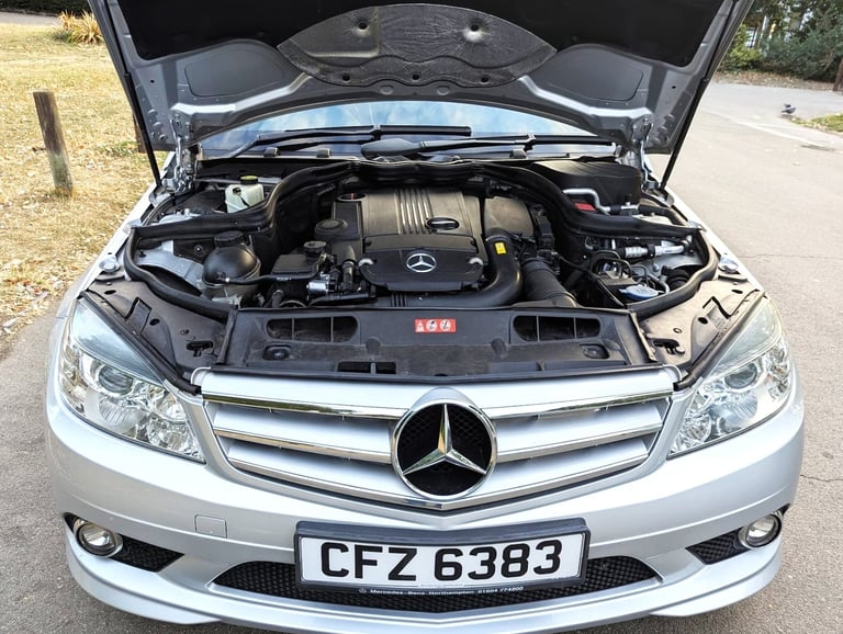 2010 Mercedes-Benz C-Class C180 CGI BlueEFFICIENCY Sport 4dr Auto SALOON Petrol Automatic