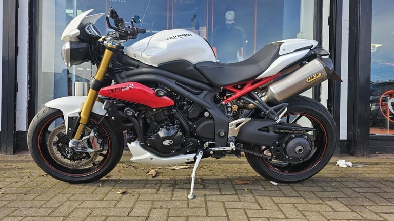 TRIUMPH SPEED TRIPLE R