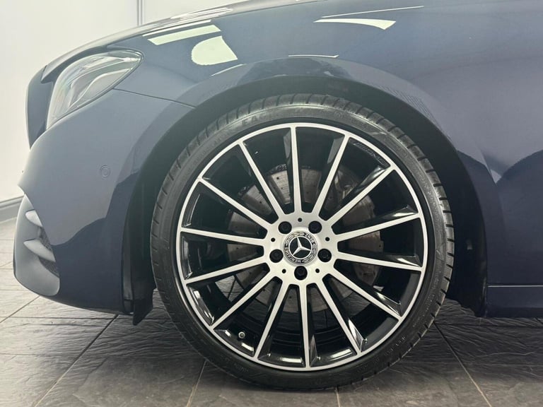 MERCEDES-BENZ E CLASS 2.0 E300d AMG Line Night Edition (Premium Plus) G-Tronic+