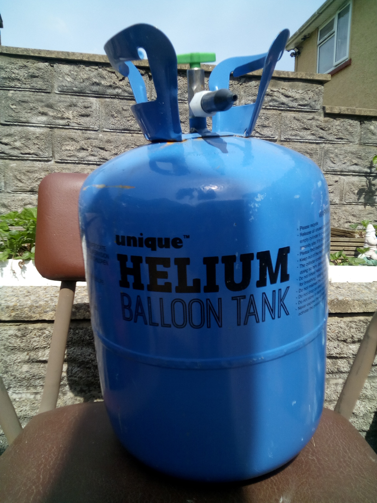 HELIUM BALOON TANKS X2 £5 FOR THE 2 OF THEM ONE IS BIGGER THAN THE OTHER 