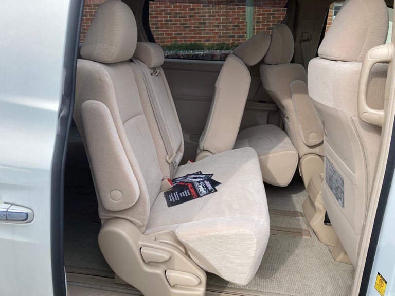 2010 Toyota Alphard 240X 2.4 petrol auto Very Low miles! 8 seater AA BIMTA