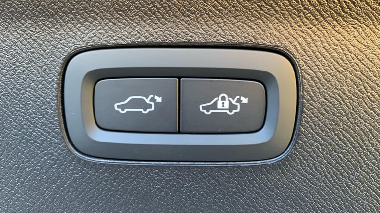 2025 Volvo XC90 2.0 B5 MHEV Ultra Bright SUV 5dr Petrol Hybrid Auto 4WD Euro 6 (s/s) (250 p ESTAT...